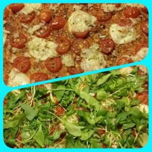 Tämän viikon reseptikokeiluna kukkakaalipizzapohja, ainekset: kukkakaali, juustoraaste ja kananmuna. Päälle tomaattia, mozzarellaa, valkosipulia, mausteita, rucolaa. Hyvää oli!
